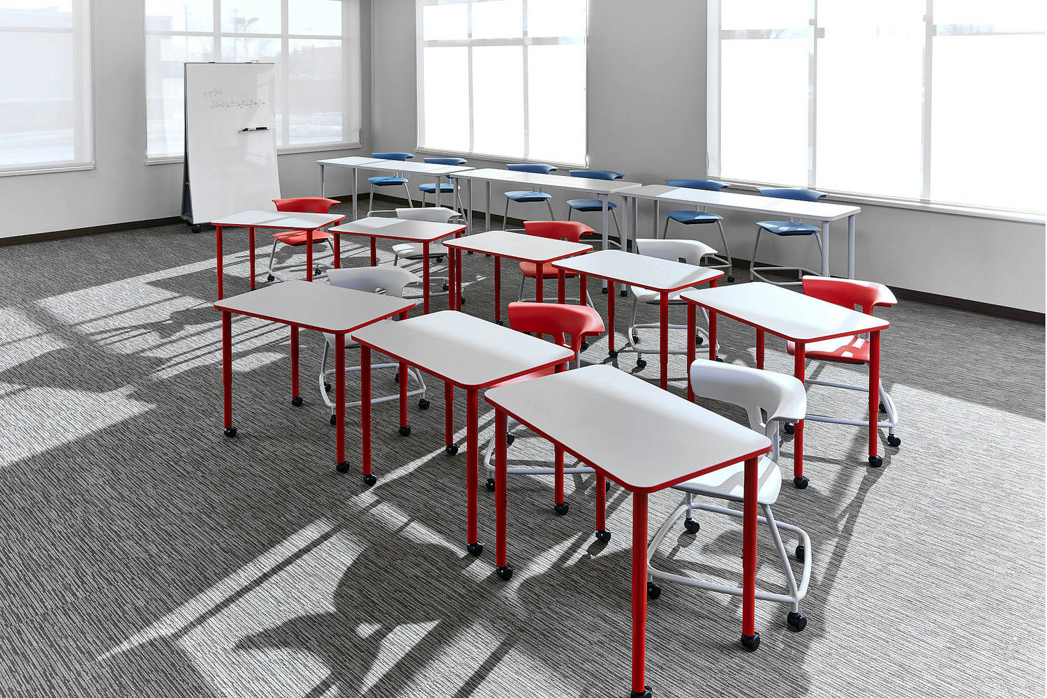如何选择学生课桌椅？
